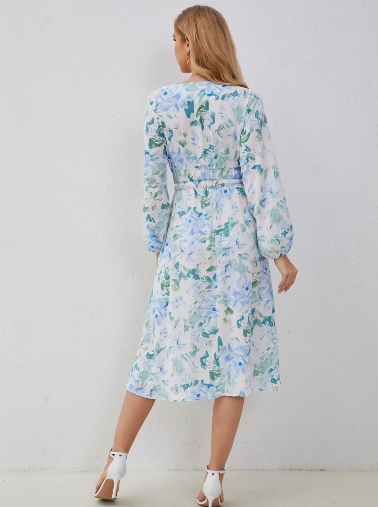 Robe mi-longue à imprimé floral et manches lanternes à col en V 