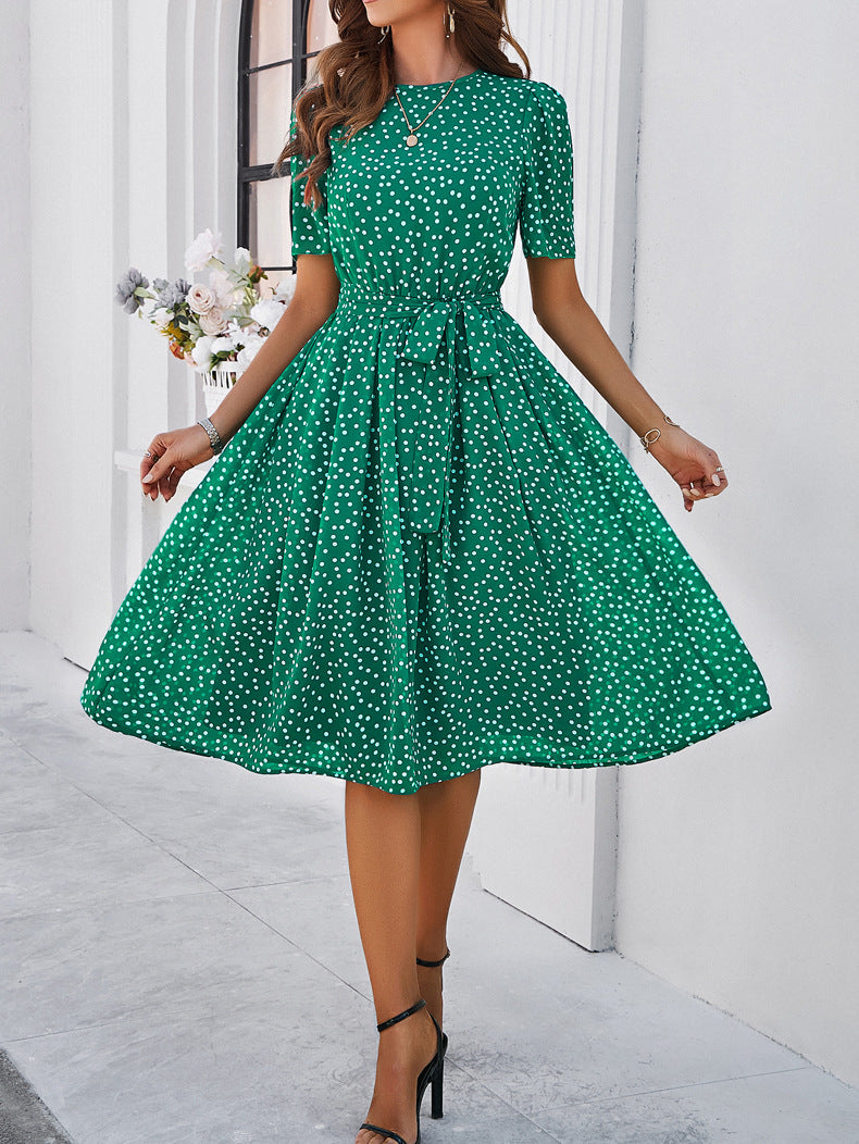 Robe verte élégante et décontractée à pois 