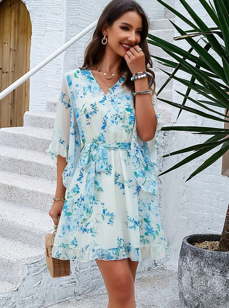 Robe élégante en dentelle imprimée bleue 