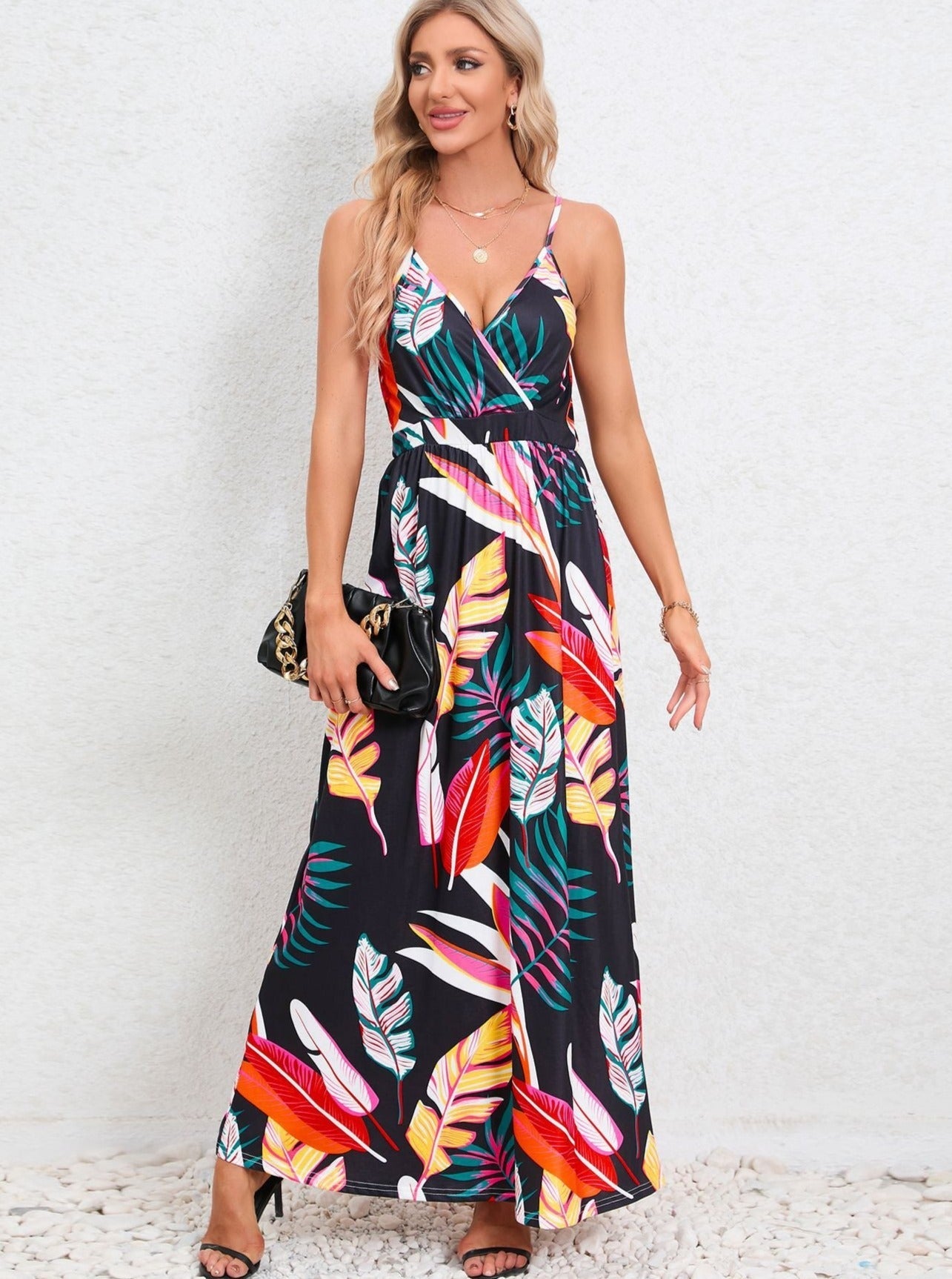 Robe longue noire à imprimé tropical 