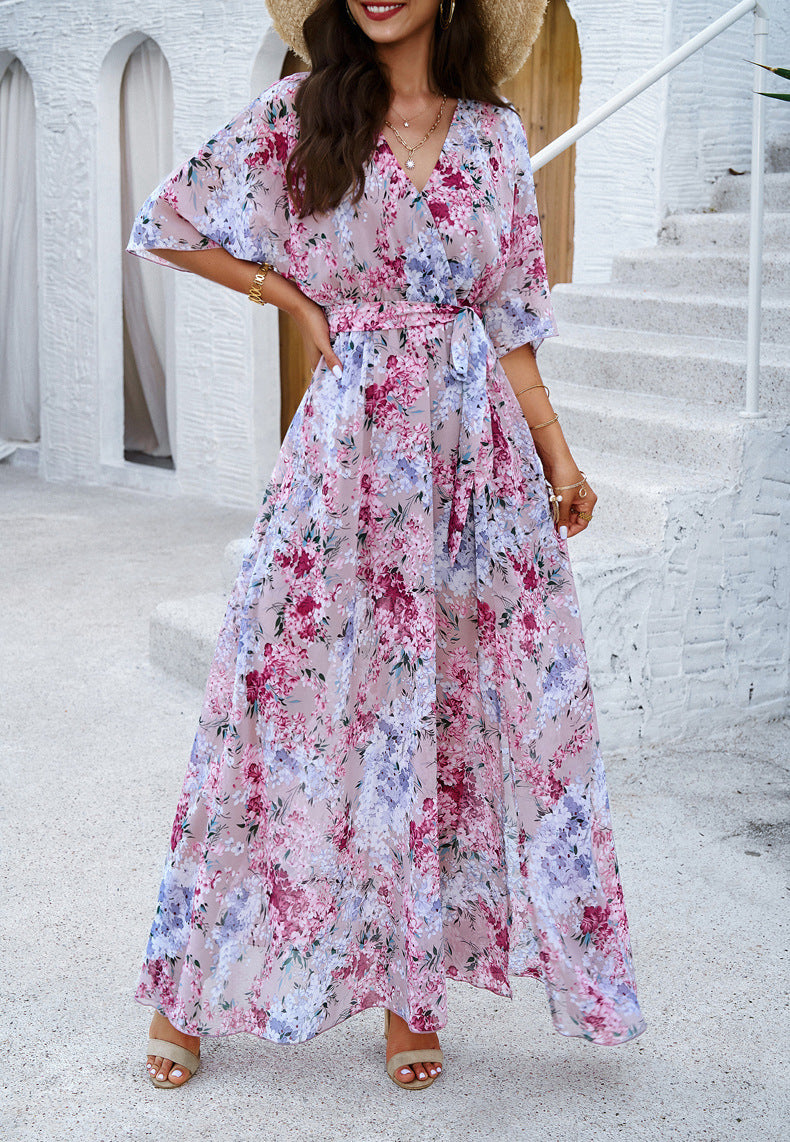 Robe plissée à col en V et imprimé floral violet 