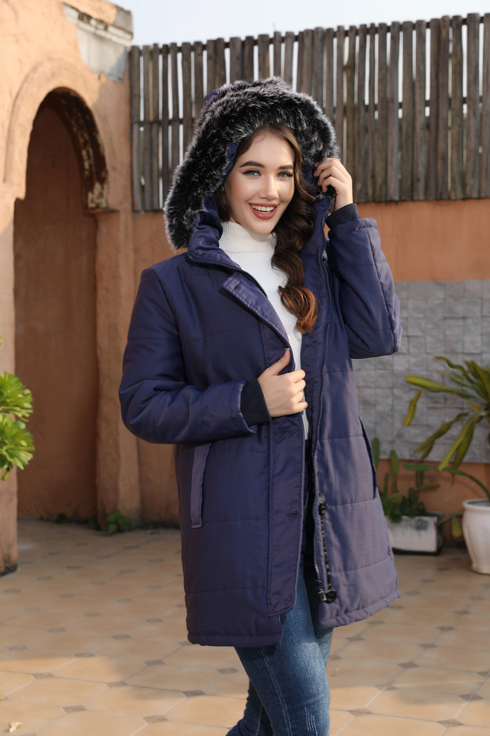 Parka d'hiver à capuche en fausse fourrure