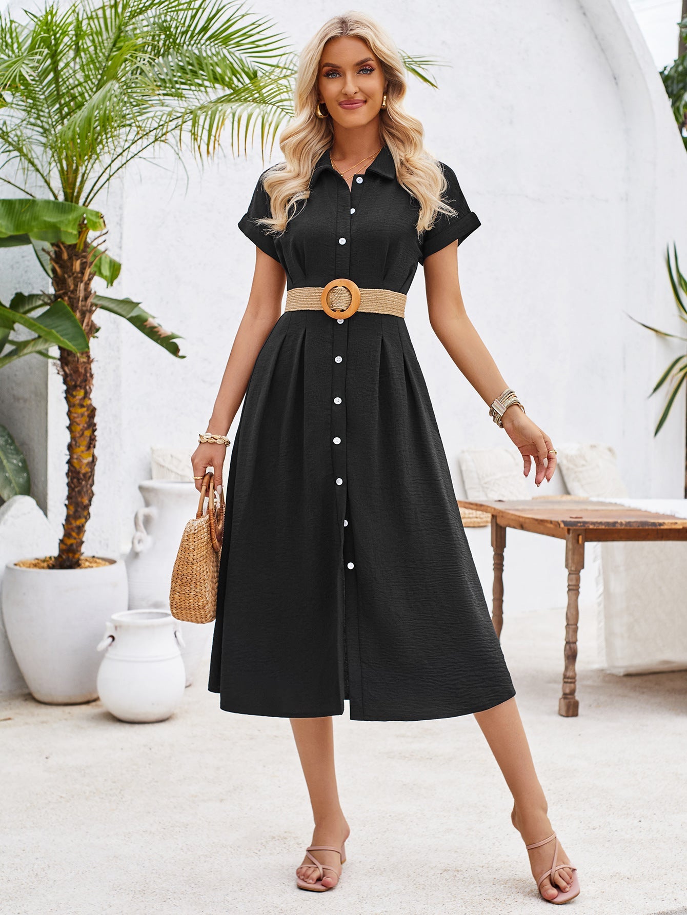 Robe longue unie boutonnée à manches courtes et chemise rentrée