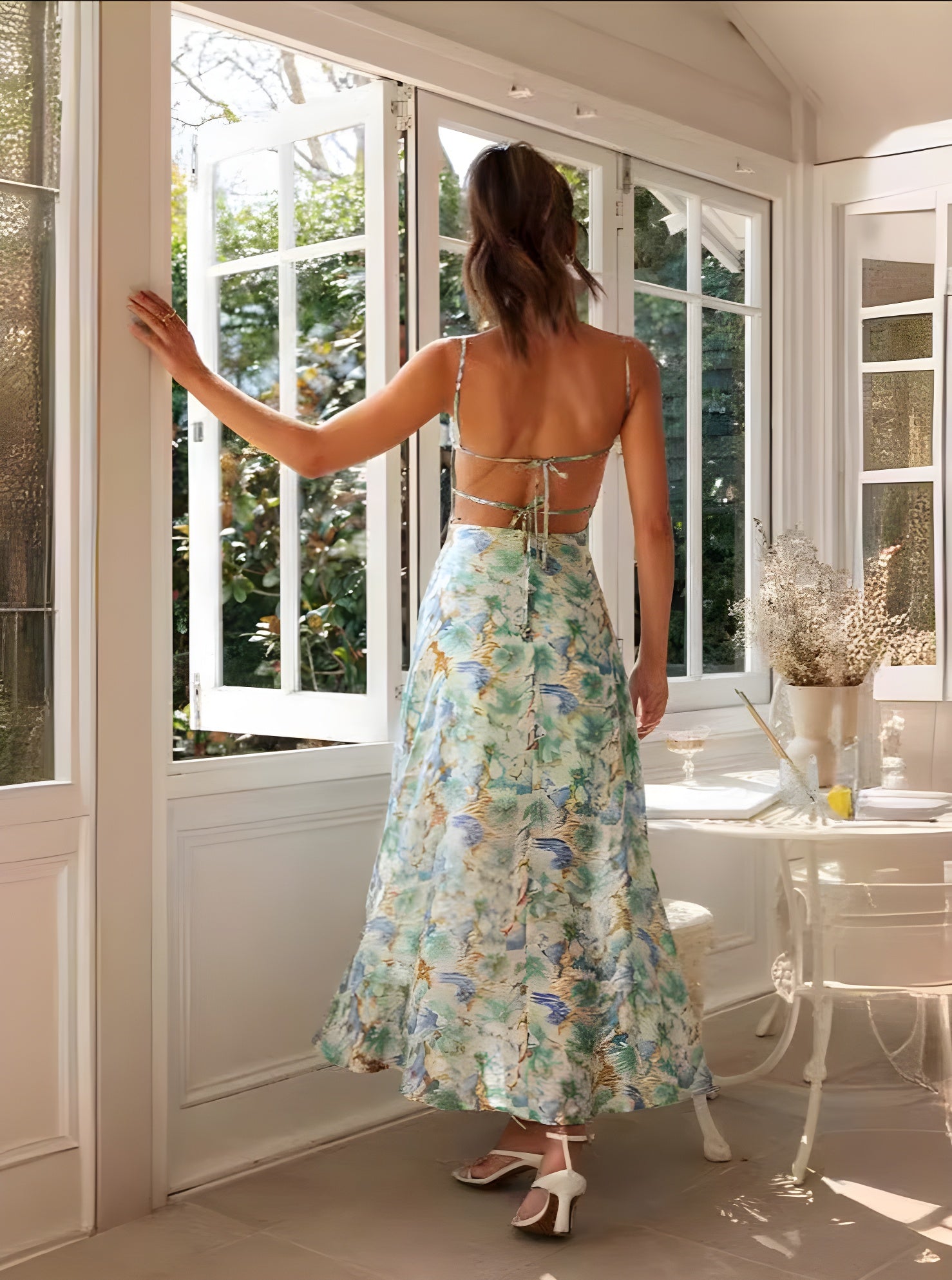 Robe longue à bretelles spaghetti et imprimé floral