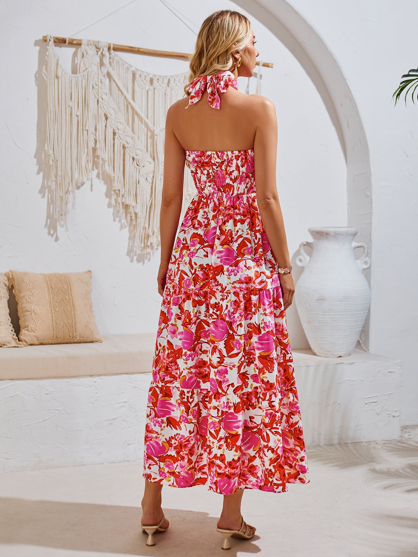 Robe longue d'été à imprimé floral et col licou 