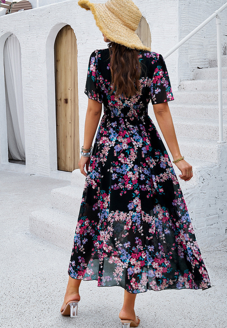 Robe d'été noire à imprimé floral et col en V 