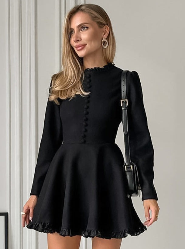 Robe noire élégante à manches longues 