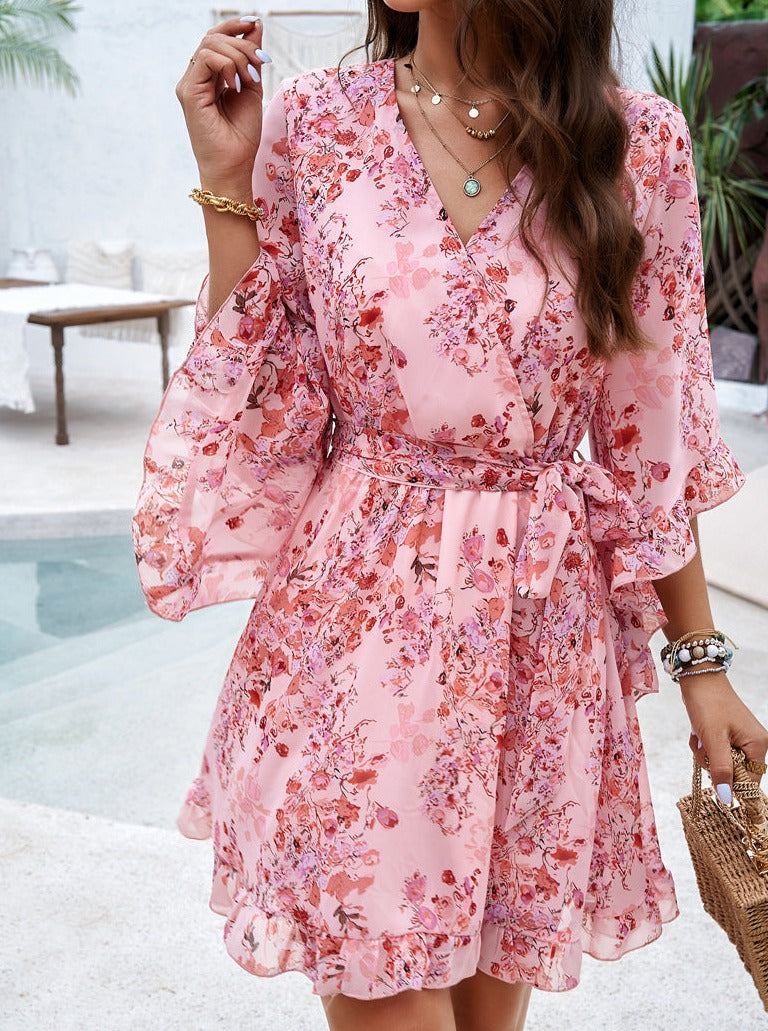 Robe élégante en dentelle imprimée rose 