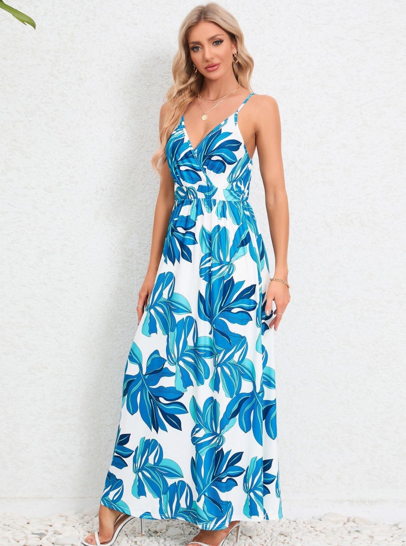 Robe longue à imprimé tropical blanc bleu 