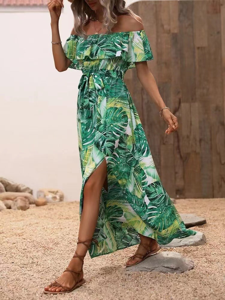 Robe élégante fendue à imprimé tropical et épaules dénudées 