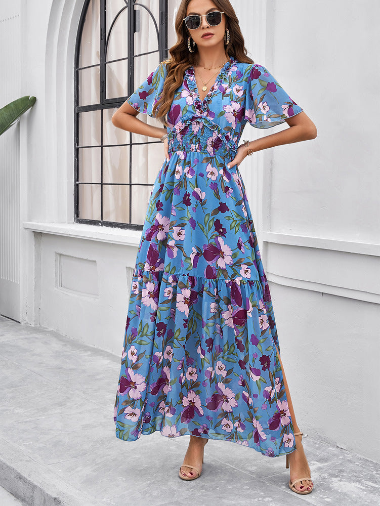 Robe d'été bleue à imprimé floral et col en V 