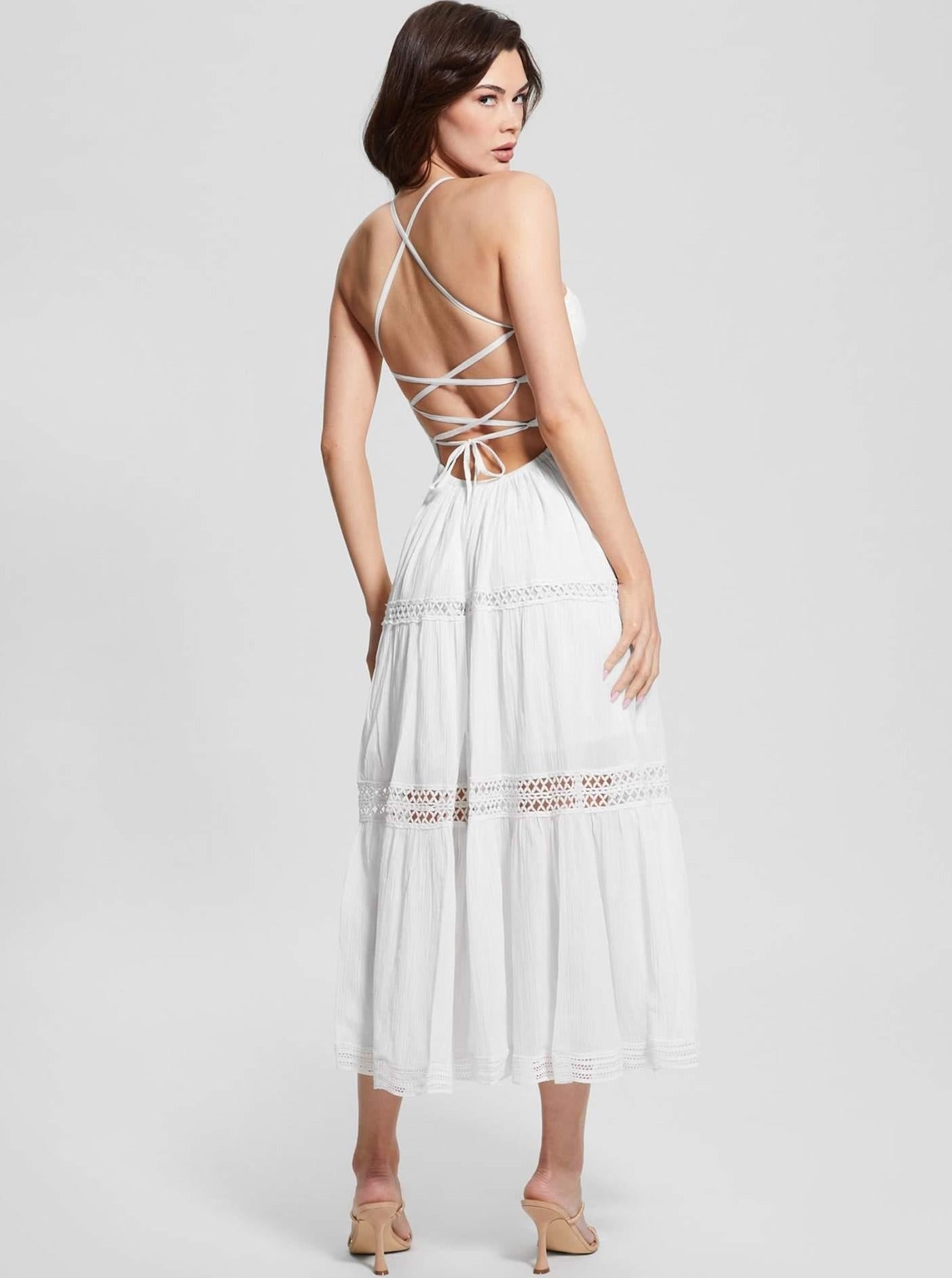 Robe longue blanche élégante sans manches dos nu 