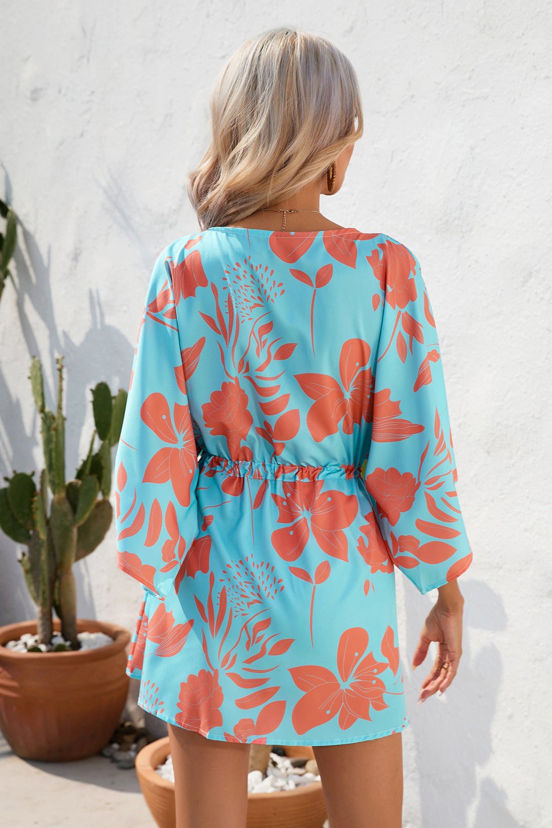 Mini-robe à manches courtes à imprimé tropical bleu 