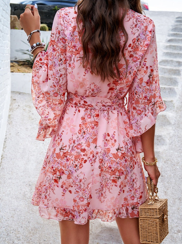 Robe élégante en dentelle imprimée rose 