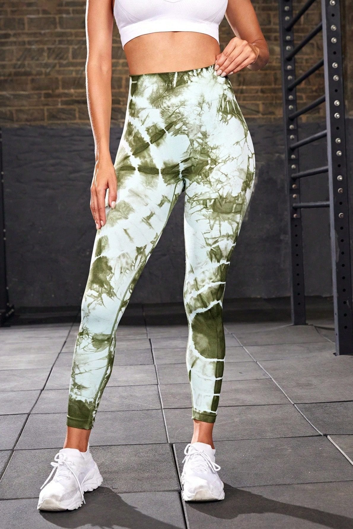 Pantalon de yoga taille haute vert sans coutures avec teinture par nouage 