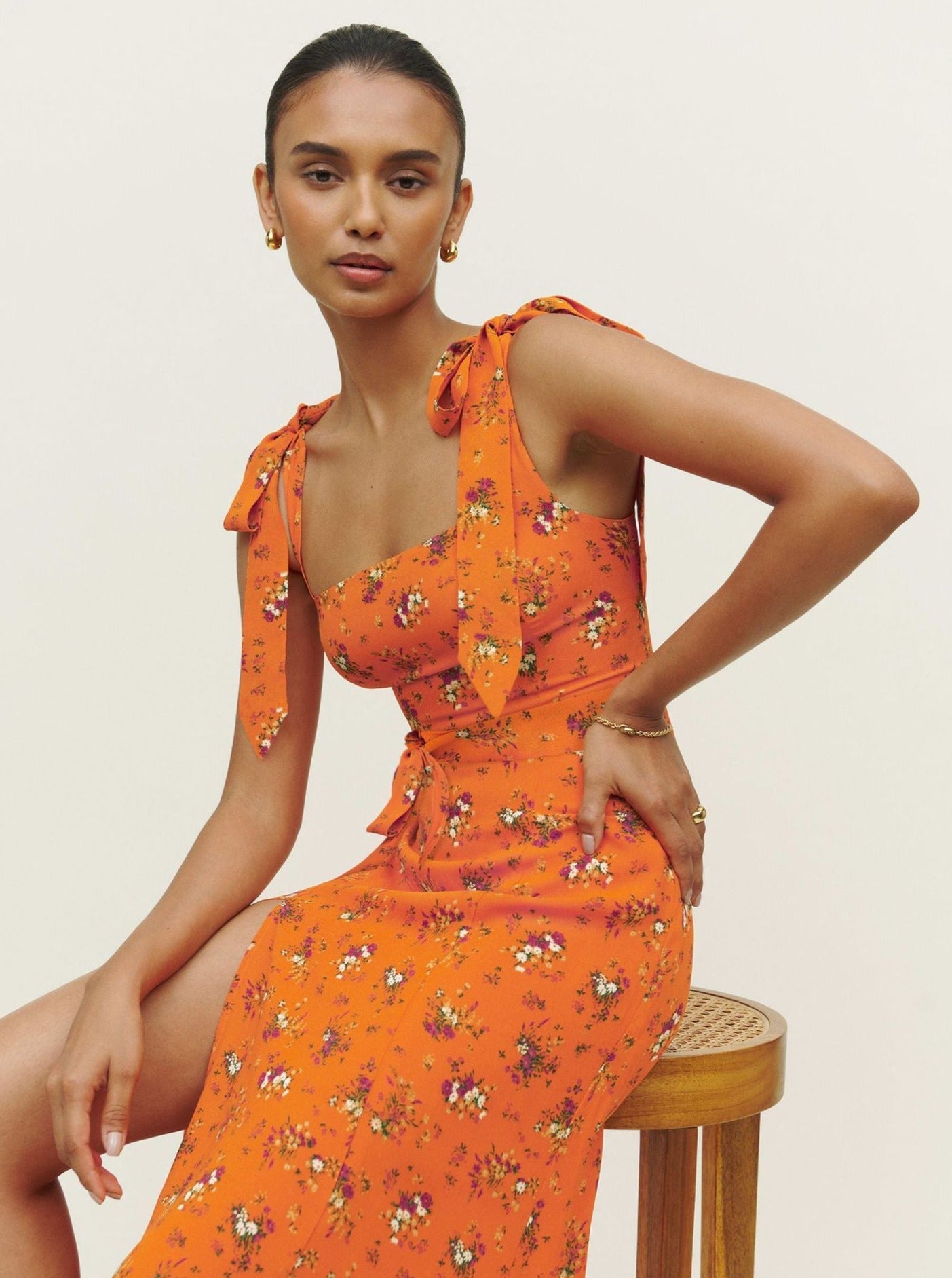 Robe élégante orange à col carré sans manches avec ceinture 