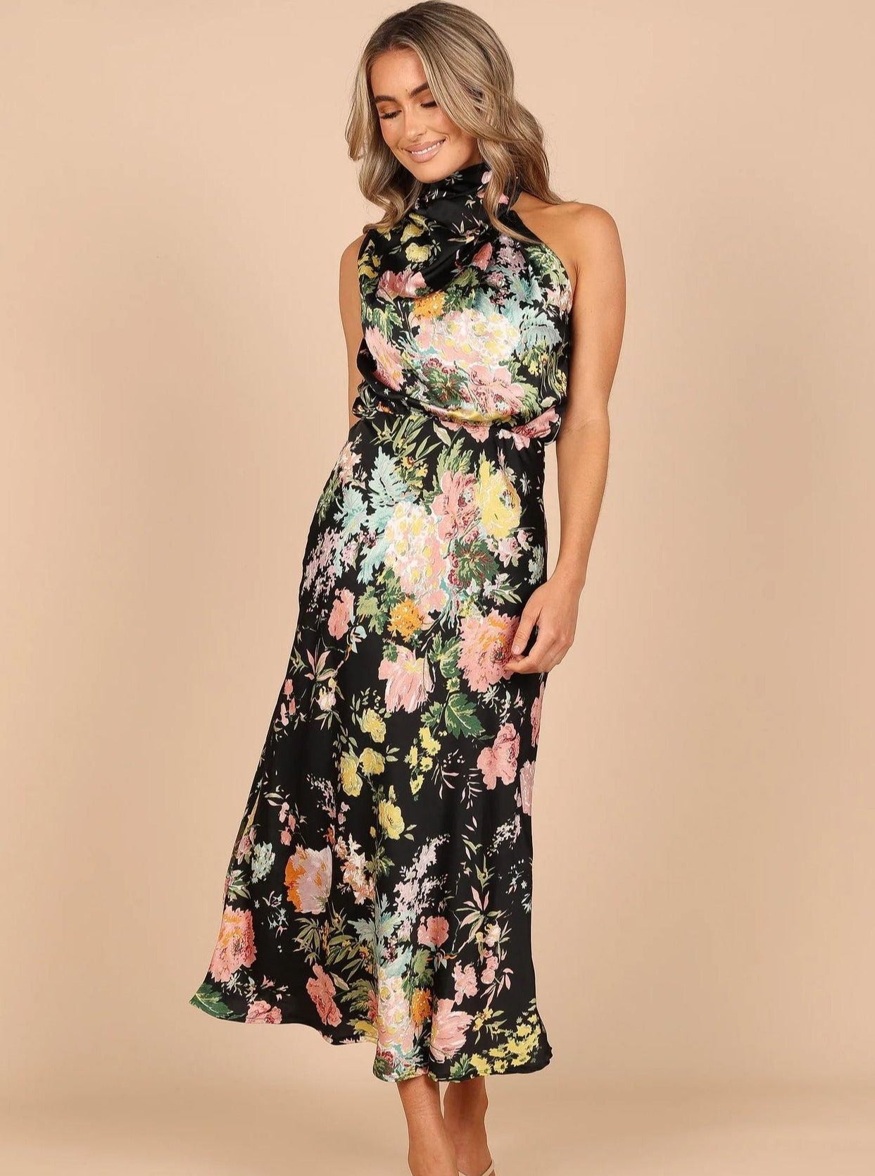 Robe d'été en satin fleuri pour soirée 