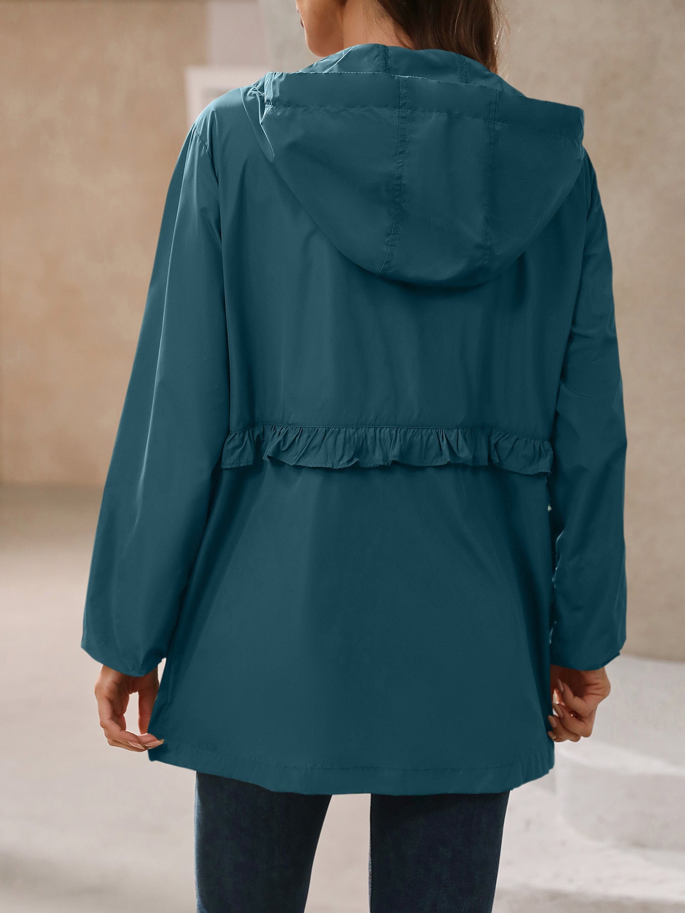 Imperméable à capuche à volants élégant