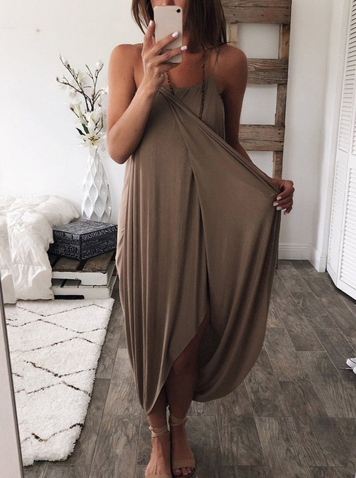 Robe longue ample et aérée asymétrique sans manches