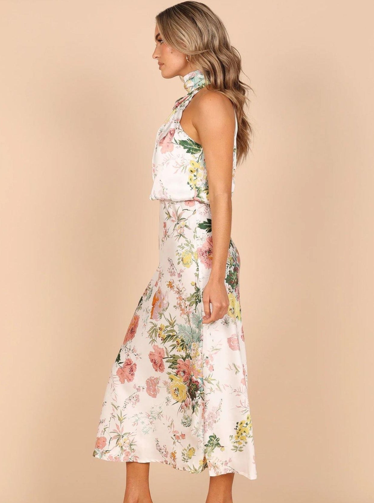 Robe d'été en satin fleuri pour soirée 