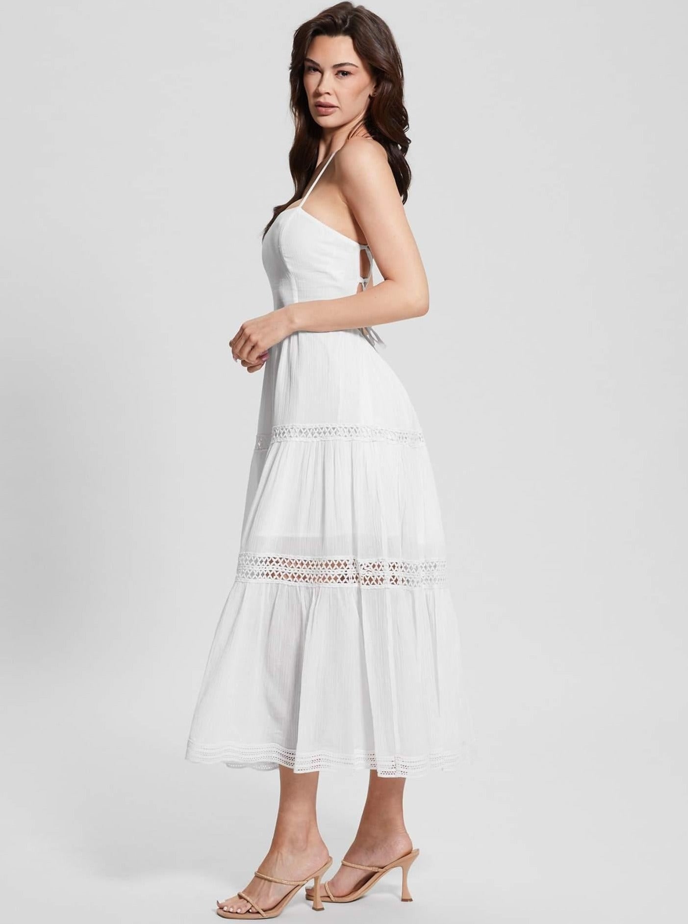 Robe longue blanche élégante sans manches dos nu 