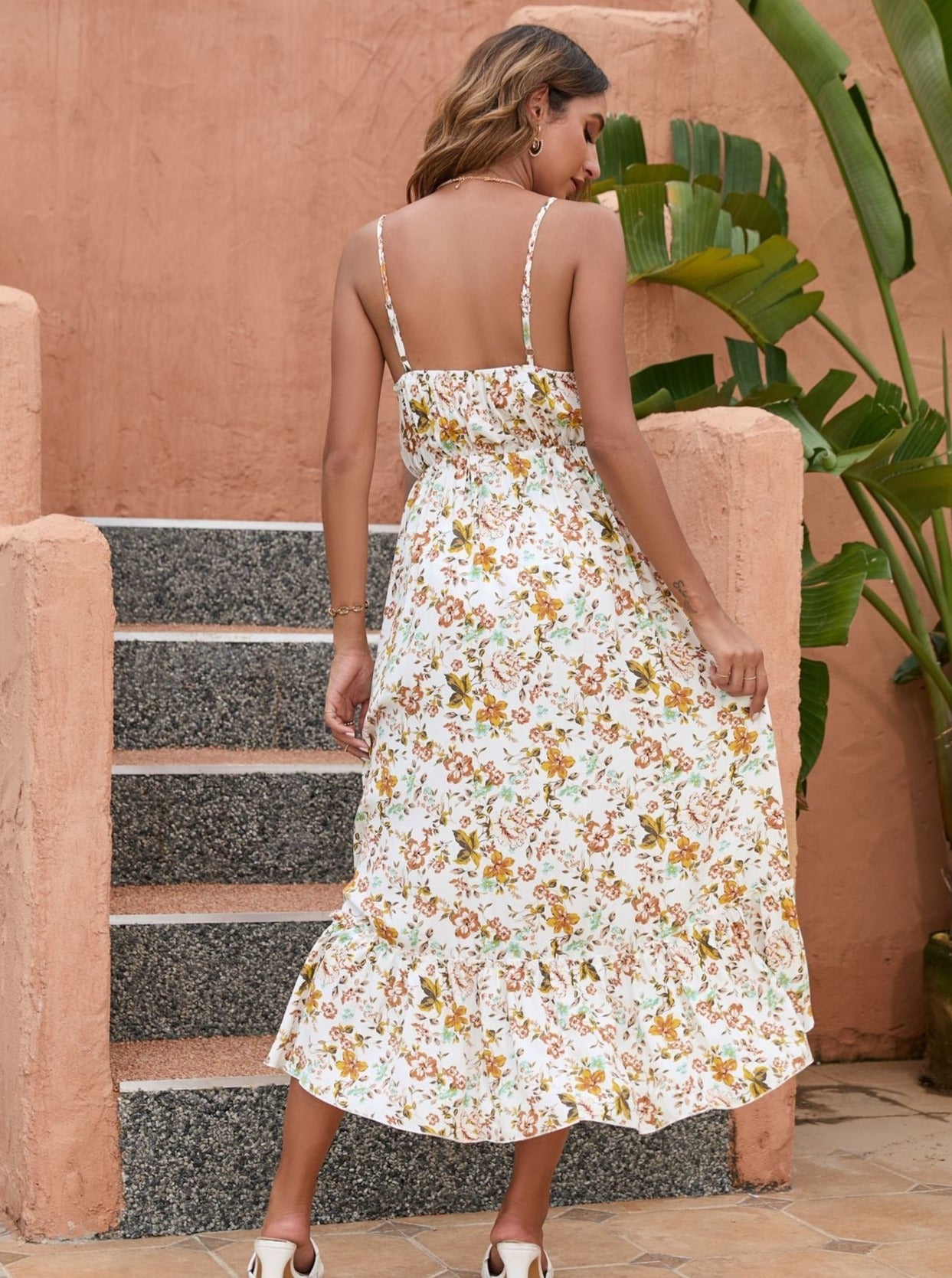 Robe asymétrique sans manches à imprimé floral 