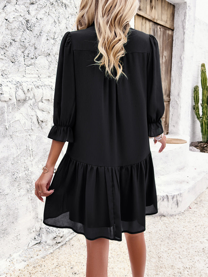 Robe noire unie à manches mi-longues et col en V 