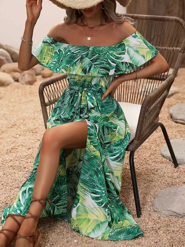 Robe élégante fendue à imprimé tropical et épaules dénudées 