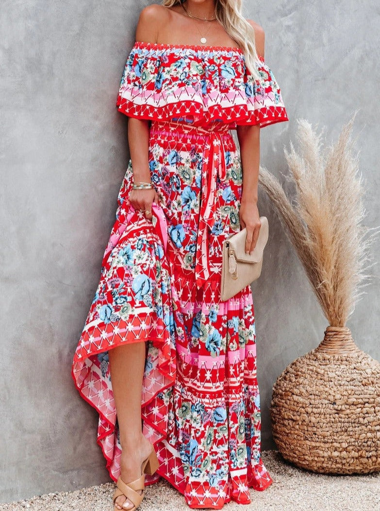 Robe longue rouge à épaules dénudées et imprimé floral rétro 