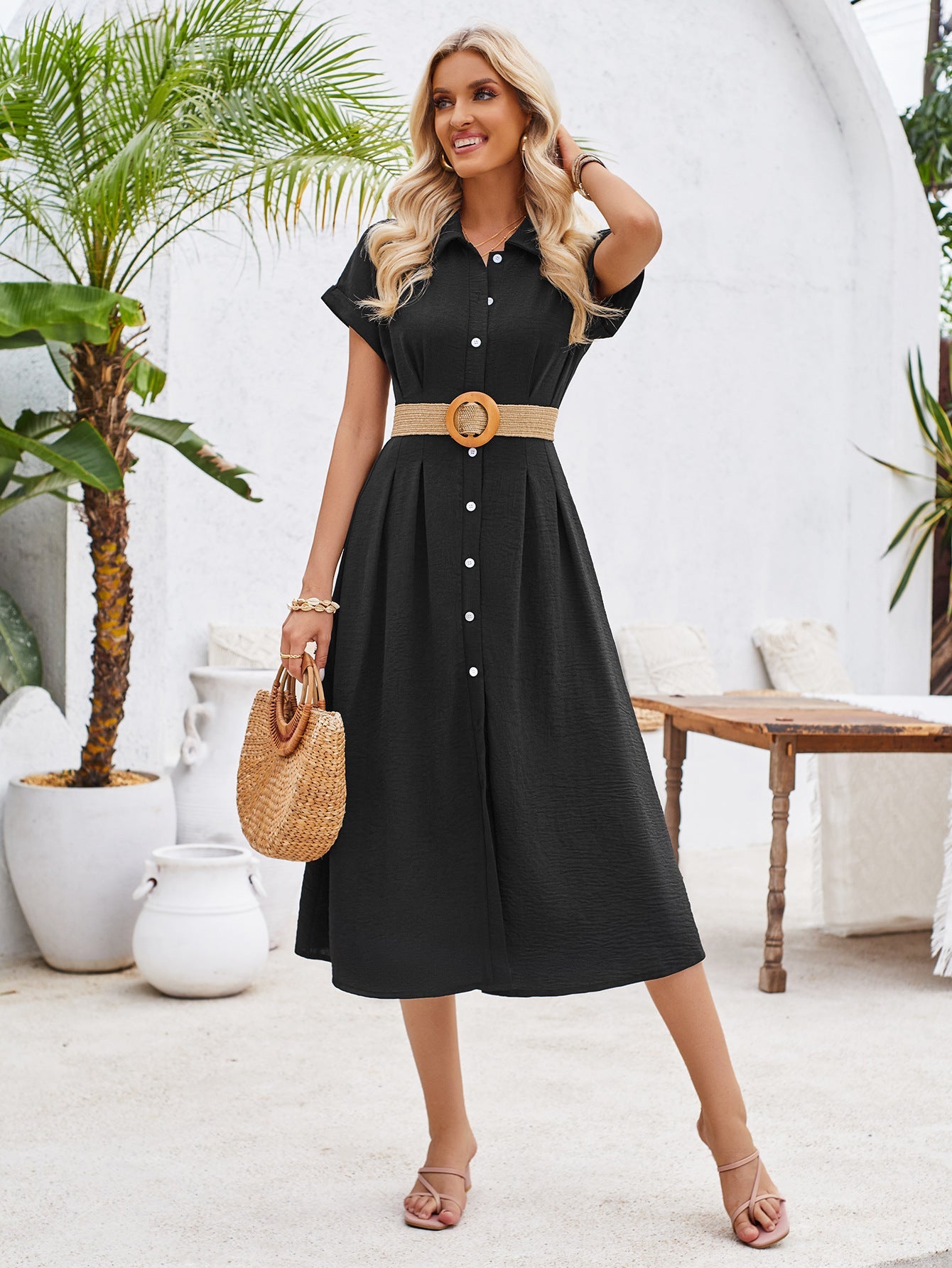 Robe longue unie boutonnée à manches courtes et chemise rentrée