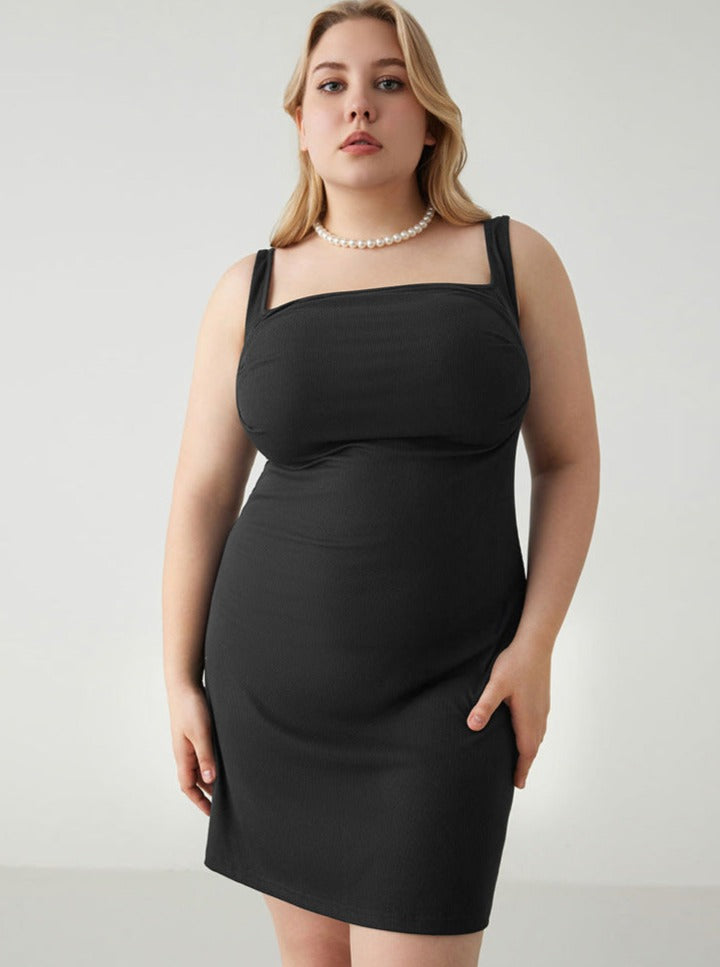 Robe courte à encolure carrée et dos découpé grande taille 