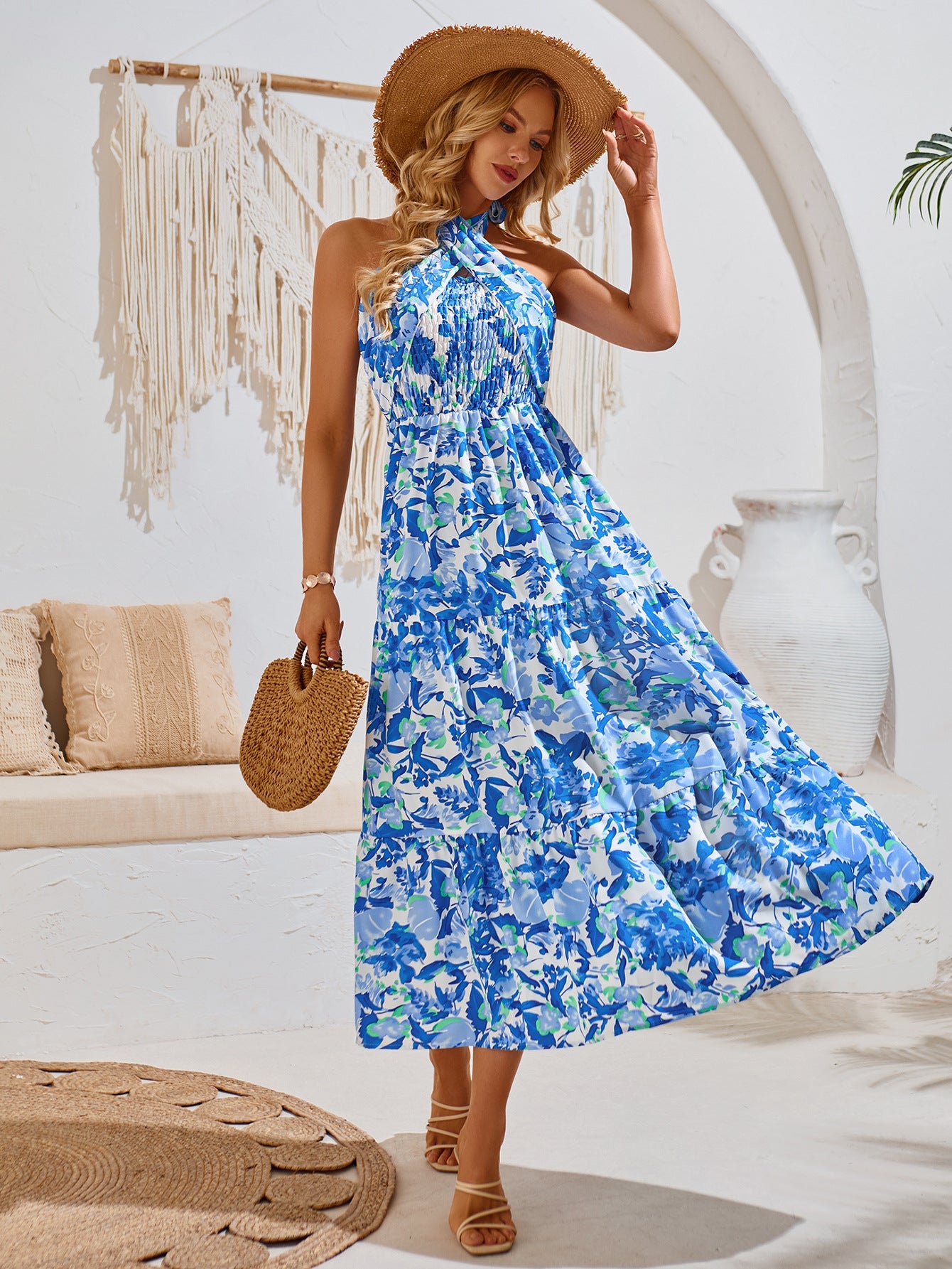 Robe longue d'été à imprimé floral et col licou 