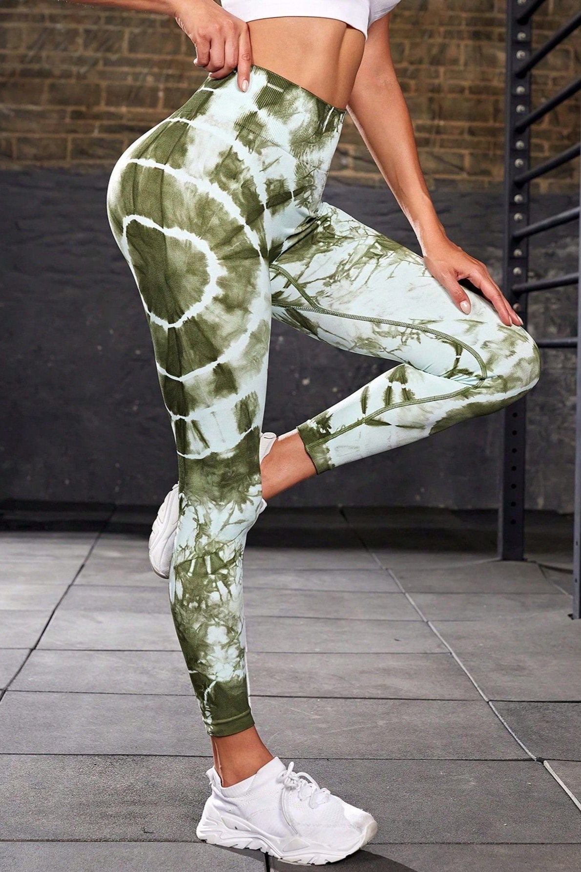 Pantalon de yoga taille haute vert sans coutures avec teinture par nouage 