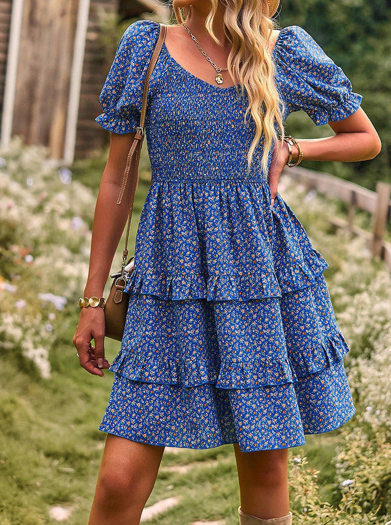 Robe jupe à imprimé floral bleu clair à col en V et épaules dénudées 