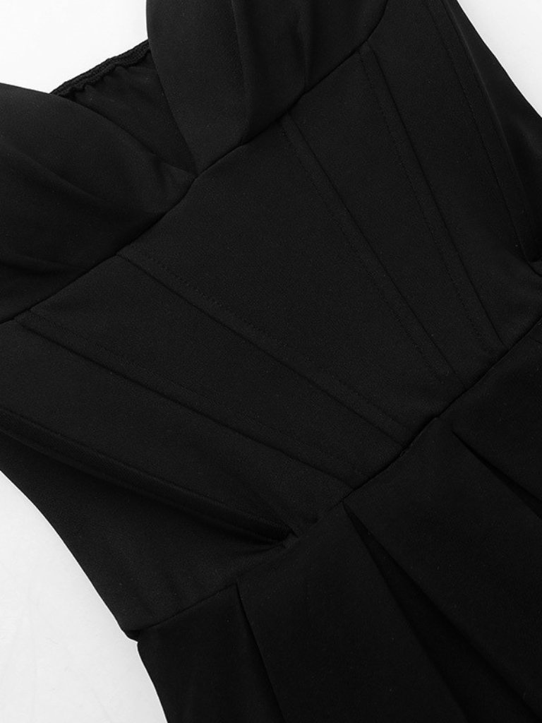 Robe trapèze noire unie à col en V